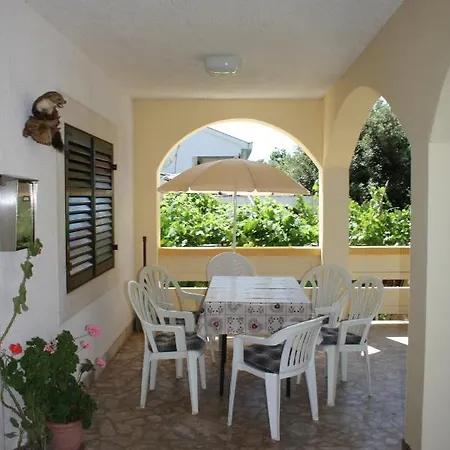 Διαμέρισμα With A Parking Space Mandre, Pag - 11239