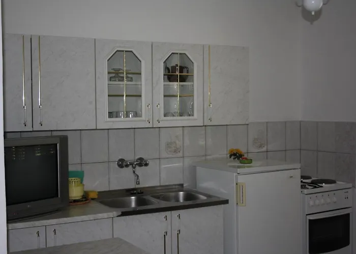 Apartment With A Parking Space Mandre, Pag - 11239