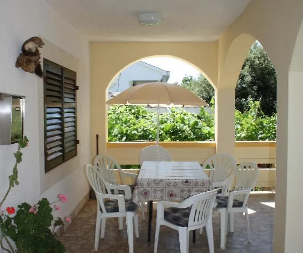 Apartment With A Parking Space Mandre, Pag - 11239