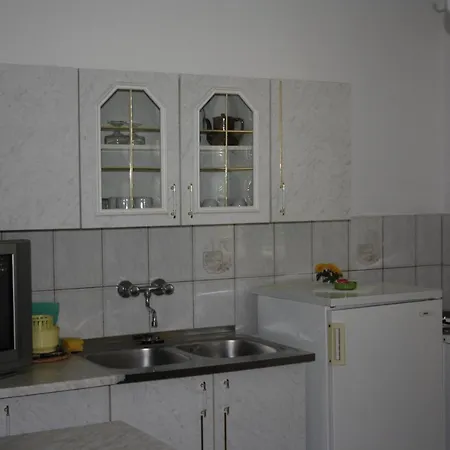 Appartement With A Parking Space Mandre, Pag - 11239