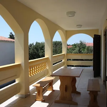 Appartement With A Parking Space Mandre, Pag - 11239 Kolan